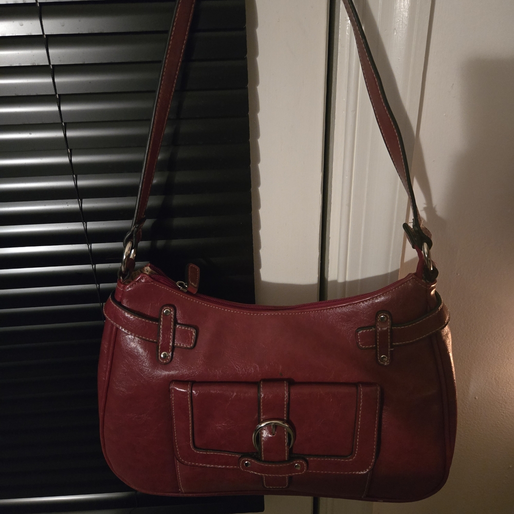 Elegant Red Leather Shoulder Bag